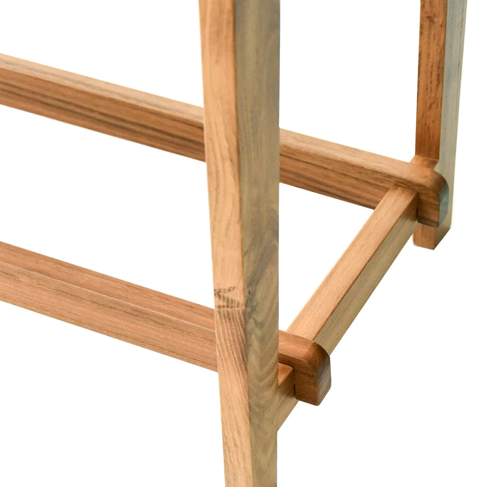 ספסל עץ טיק מלא לישיבה במקלחת מיועד לחדרים רטובים רוחב 60 ס";מ דגם חאניה