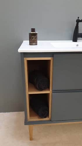 ארון אמבטיה עומד רוחב 100 ס"מ בעומק 46 ס"מ צבע לבן מט עם כיור משטח חרס שקוע דגם תמנון 100