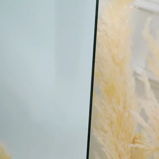 מראת גוף מרחפת בצורה אמורפית לתליה ללא מסגרת רוחב 70 ס"מ גובה 180 ס"מ דגם LM-53