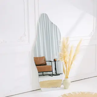 מראת גוף מרחפת בצורה אמורפית לתליה ללא מסגרת רוחב 70 ס"מ גובה 180 ס"מ דגם LM-52