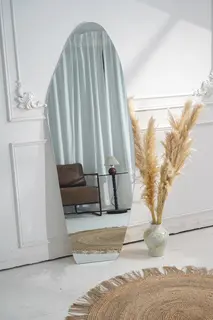 מראת גוף מרחפת בצורה אמורפית לתליה ללא מסגרת רוחב 70 ס"מ גובה 180 ס"מ דגם LM-54