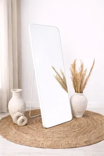 מראת גוף מלבנית עומדת עם סטנד עשוי ממסגרת אל חלד צבע לבן מט וניתן גם לתלות אותה רוחב 70 ס"מ גובה 180 ס"מ דגם LMB-14W