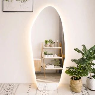 מראת גוף מרחפת בצורה אמורפית עם תאורה LED אחורית לתליה ללא מסגרת רוחב 70 ס"מ גובה 180 ס"מ זכוכית אולטרה־לבנה (Ultra White Float Glass), דגם LM-54LD