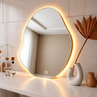 מראת מעוצבת מרחפת אמורפית עם תאורה LED אחורית לתליה ללא מסגרת 70/85 ס"מ זכוכית אולטרה-לבנה דגם M-14LD
